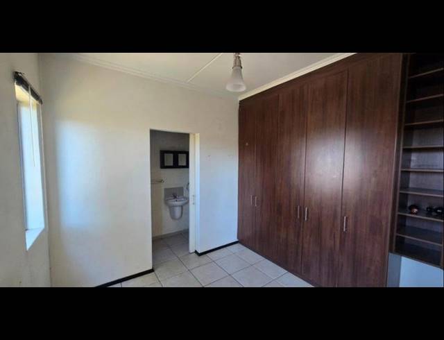 3 BEDROOM TOWNHOUSE FOR SALE IN FLORENTIA